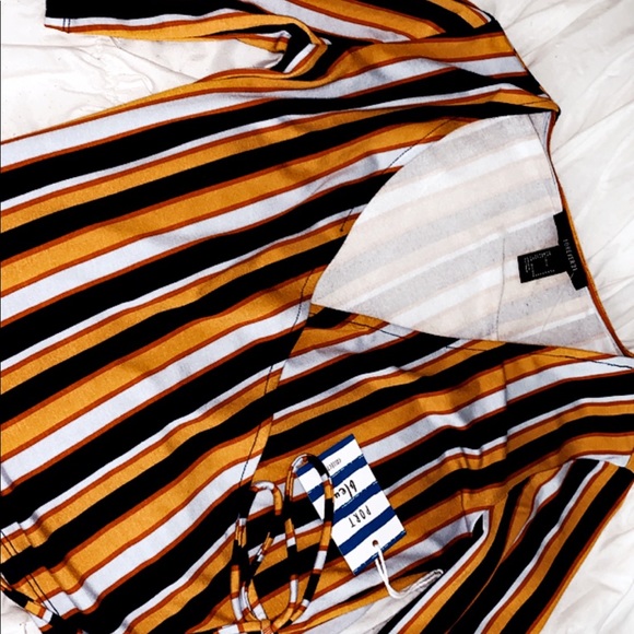 Strip criss cross shirt - Picture 2 of 3